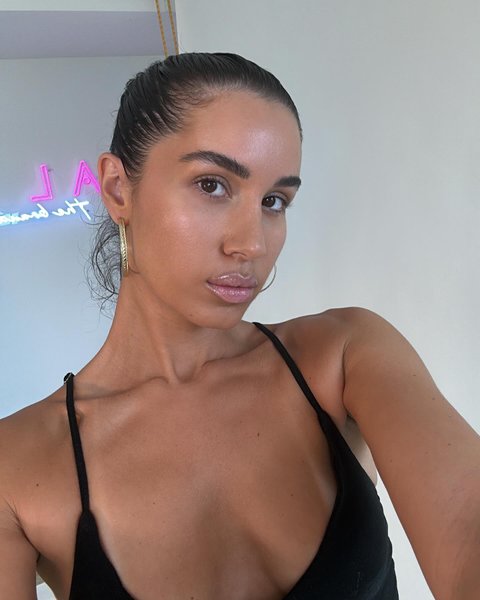 Thumbnail of p-da9irkgscsw-0ce7e16935184ccd 4