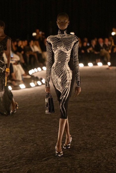 Thumbnail of www-x-com-streetfashion01-status-1973886271035748771-0d2952e984eb42e0