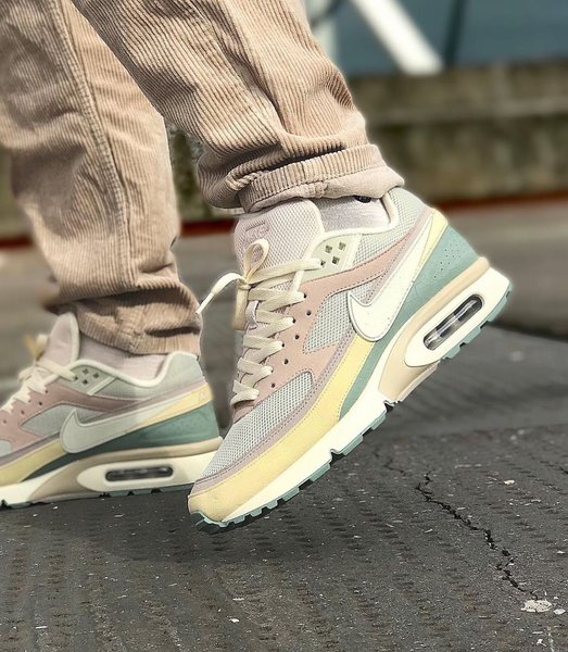 Thumbnail of p-cbkyd4bou6g-0de6161764a24198 0