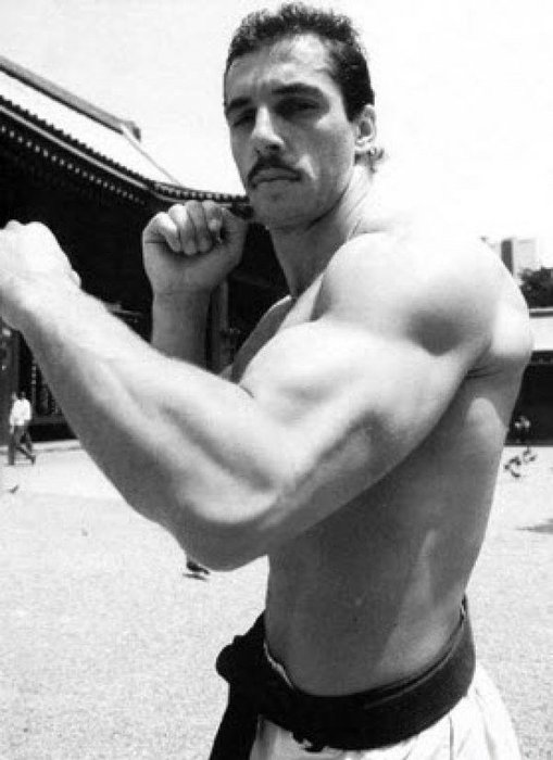 Thumbnail of www-x-com-aestheticprimal-status-1937452386177482926-0df063bedfa5472d