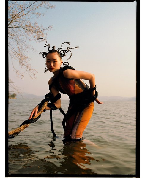 Thumbnail of b-kd1btpzth-0f85443fe2344c3f 2