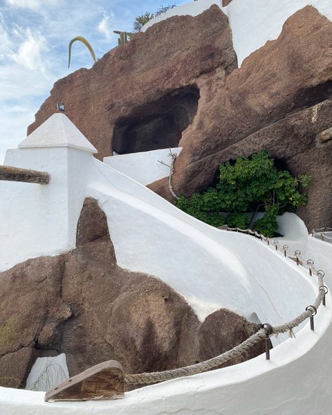 Thumbnail of p-czg5vn2of3r-139ffed8109d431a 1