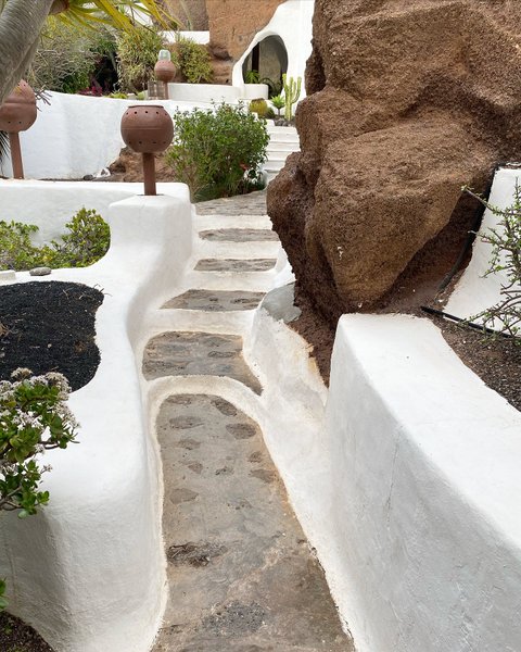 Thumbnail of p-czg5vn2of3r-139ffed8109d431a 4