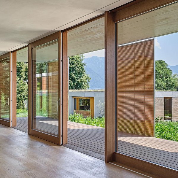 Thumbnail of p-bqi9ywmfcss-14ad5f4c85964eb4 3