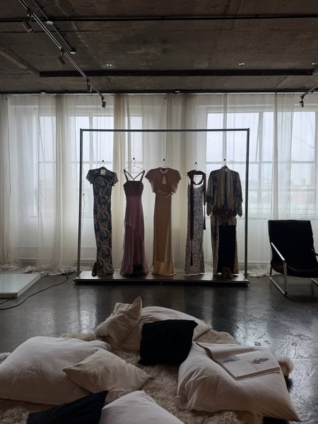 Thumbnail of p-dn3dweb0mqj-15af757e38a84b2f 6