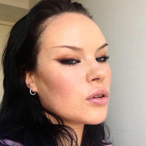 Thumbnail of p-bwhnt1zhoue-16aade549d0d4099 2