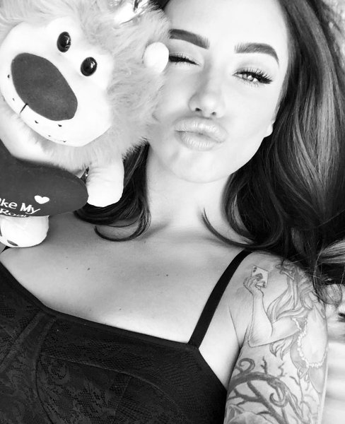 Thumbnail of bfy1ejhg-uw-184d923c4e7c4b78 0