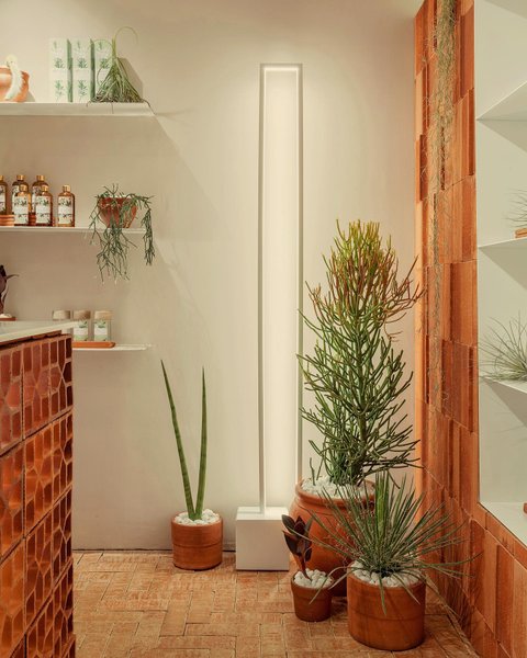 Thumbnail of p-b2r1opbfqgj-1a54fcefd9be446e 0