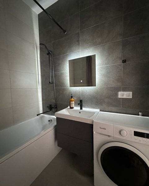 Thumbnail of p-dlfcsgesyrg-206fdb6cbd534e51 4