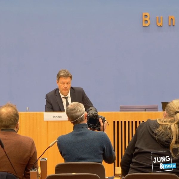 Thumbnail of p-czmuxkxsihc-2137e43720054628 1