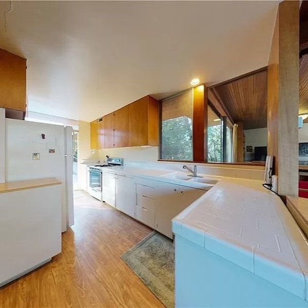 Thumbnail of p-ca40pe6ruqh-267599020aff494a 4