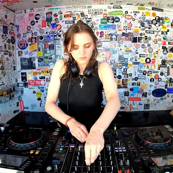 Thumbnail of p-cc1ruaxshgo-2a0880c8d21f4848 1