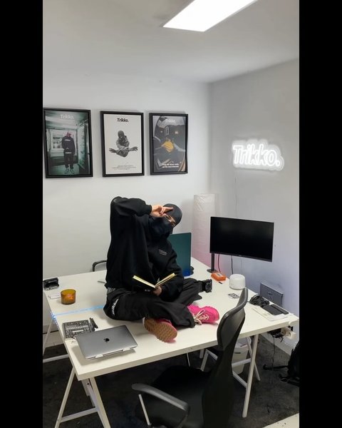 Thumbnail of p-dchtoywieqy-2b775df6ce254e43 4