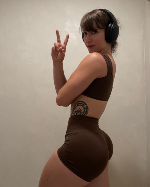 Thumbnail of p-dij4bgltog7-2e43ca105df448d0 0