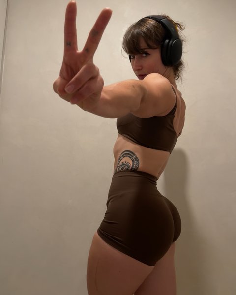 Thumbnail of p-dij4bgltog7-2e43ca105df448d0 7