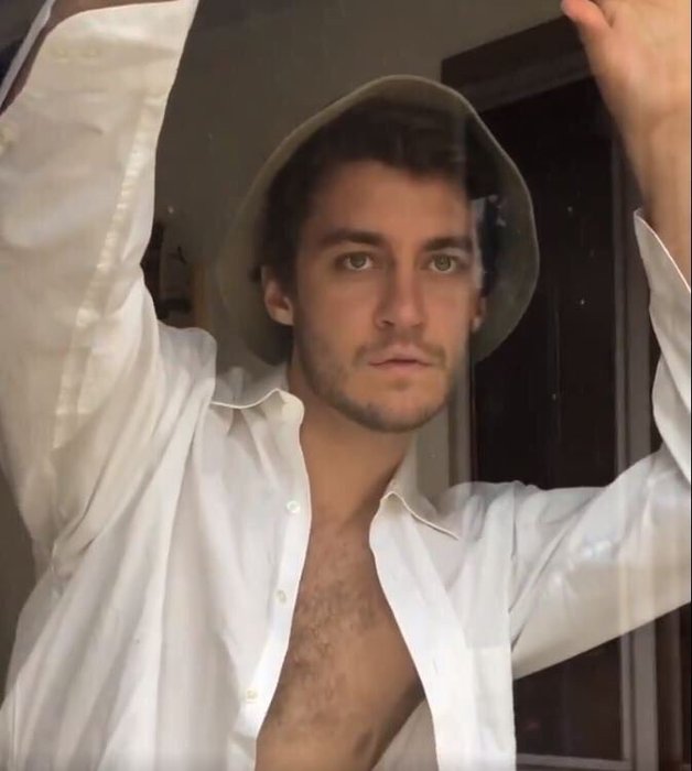 Thumbnail of www-x-com-blondewithab00k-status-1139042966318661632-314ed5f67ced4d0a