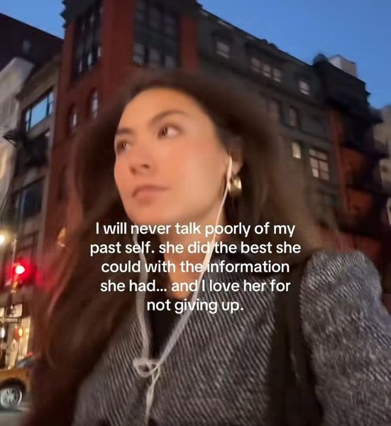 Thumbnail of perfume-letters-teoocriss-341a0384946d41b9 0