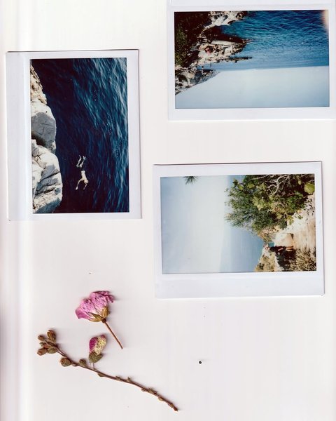 Thumbnail of www-instagram-com-p-db-3a4-mdf 2