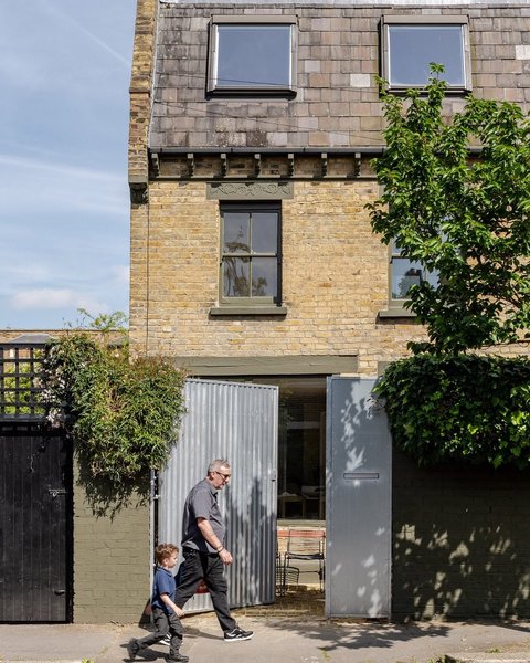 Thumbnail of www-instagram-com-p-dgzb9ubjz-w 6