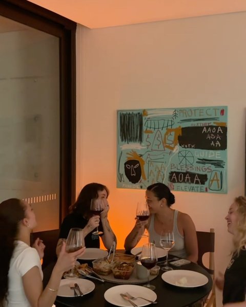 Thumbnail of www-instagram-com-p-dnagot6szgp 16
