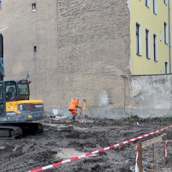 Thumbnail of c-hwv2vsx8t-374dc730a6fc406f 2