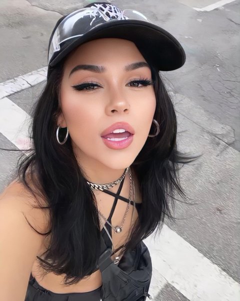 Thumbnail of p-cb3lfhvf3cy-3b11443391494d93 0