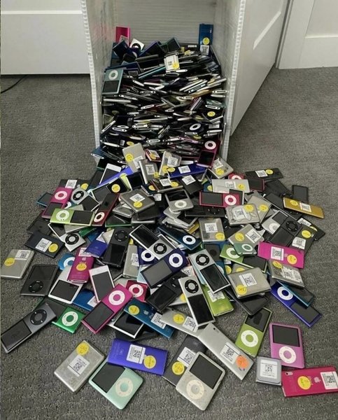 Thumbnail of www-instagram-com-p-dqrvbprdi71-img-index-12 0