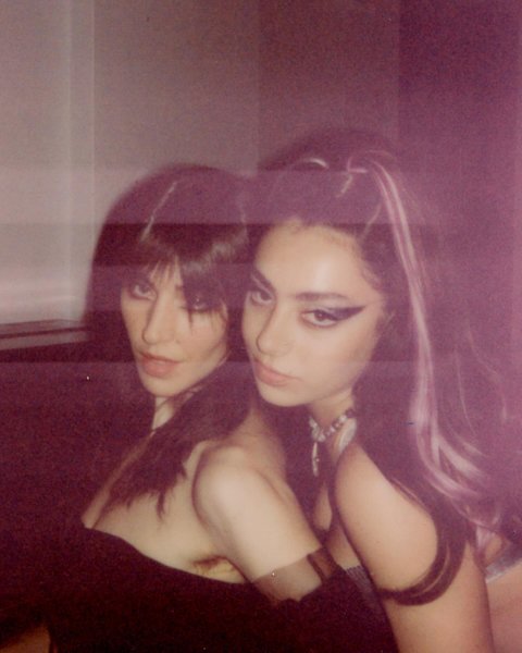 Thumbnail of c2fhn4-tpwd-3c7363ff858b4dd2 3