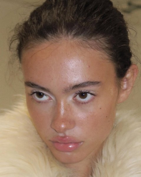 Thumbnail of www-instagram-com-p-dpx3vm9ceve-hl-sv-img-index-1 1