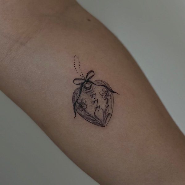 Thumbnail of p-c7q23ypvt3l-3e0f8c5a53eb4db2 0