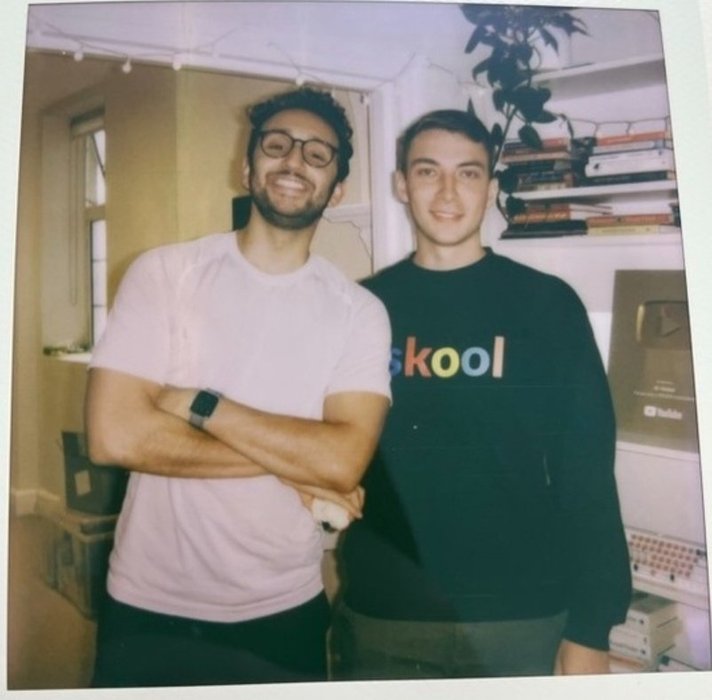 Thumbnail of www-x-com-iamlightx-status-1732821578398966096-467c903207a749cc