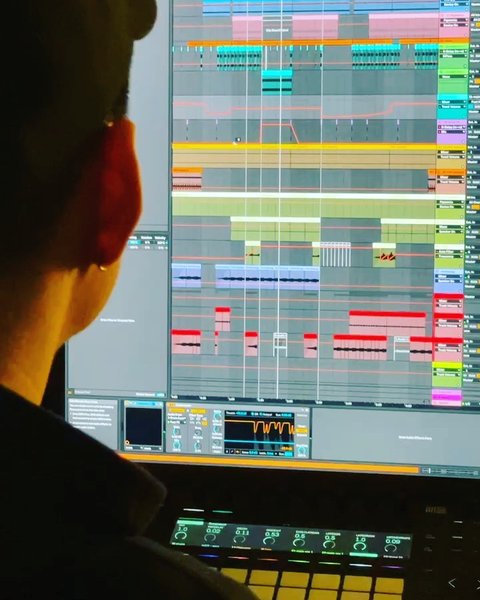 Thumbnail of p-cvioe1zruoj-48a0274ca6094f8c 2