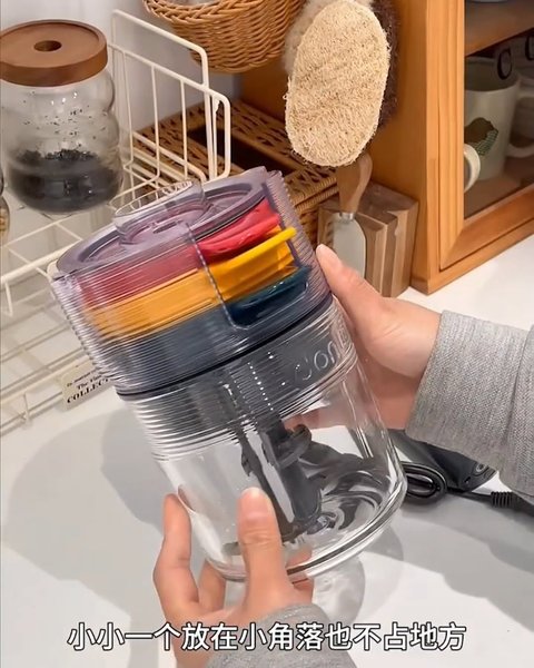 Thumbnail of p-djw7ix7tkaj-48ed6390680c459f 1