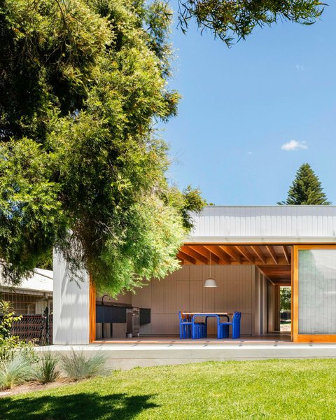 Thumbnail of p-c4s4utwuwhl-49d3f6cb4882454c 3