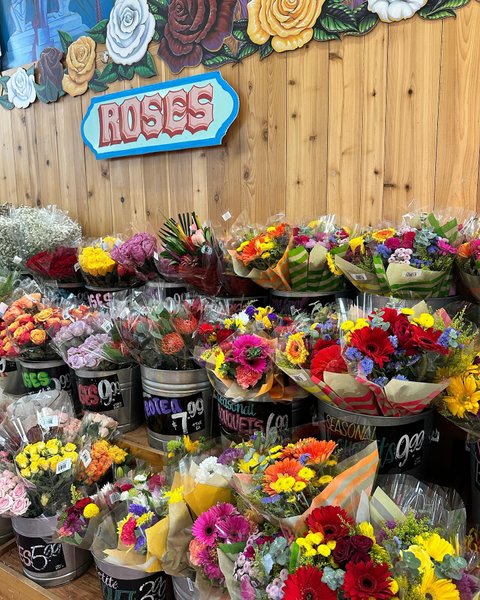 Thumbnail of p-c9v3ekdym8j-4d82f936669f416e 3