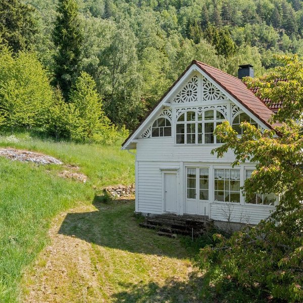 Thumbnail of p-cteuwpuud9f-4da3da97282a4f98 2