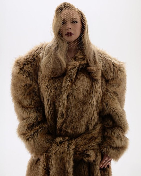 Thumbnail of www-x-com-coutureisbeyond-status-1911886493376819294-4e987076e5fa4a85