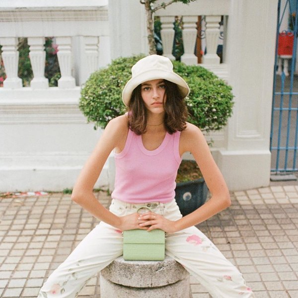 Thumbnail of p-b3acqfolbgj-4f13679d5431402e 0