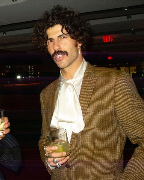 Thumbnail of p-cudtgy1j6hb-5a01a479ddb441c8 3