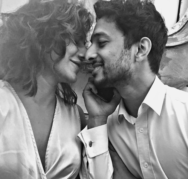 Thumbnail of p-bcvearuljrm-5b022750f9814de7 0