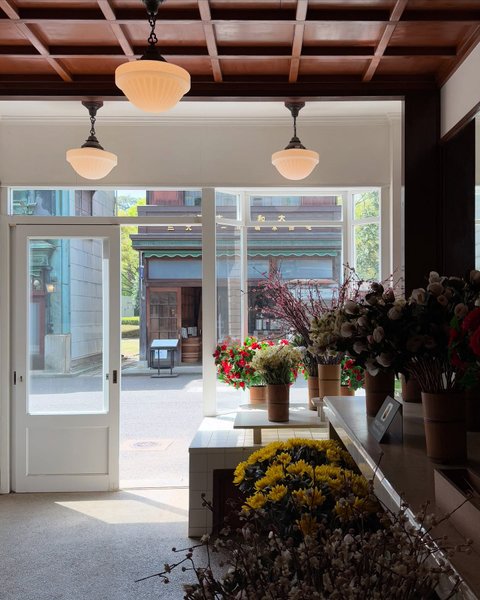 Thumbnail of p-dlt1y62ujse-5b41a16a3d644561 1