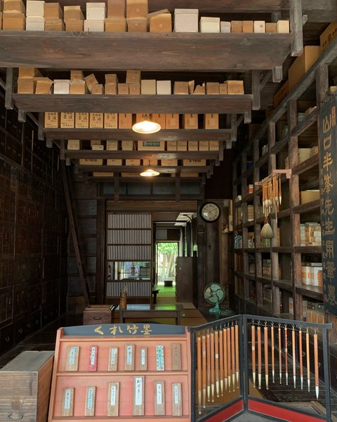 Thumbnail of p-dlt1y62ujse-5b41a16a3d644561 7