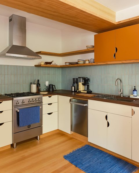 Thumbnail of p-cwx2g1jlekq-5e8421de0dc34125 3