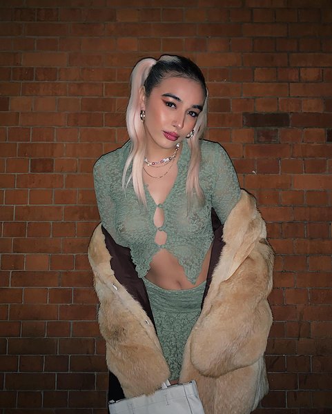 Thumbnail of p-czcl6aaodax-5ef3f95bfcec4c08 0