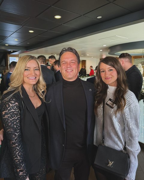 Thumbnail of p-c0kzsuelzd9-5f68d5ab5fe54c76 4