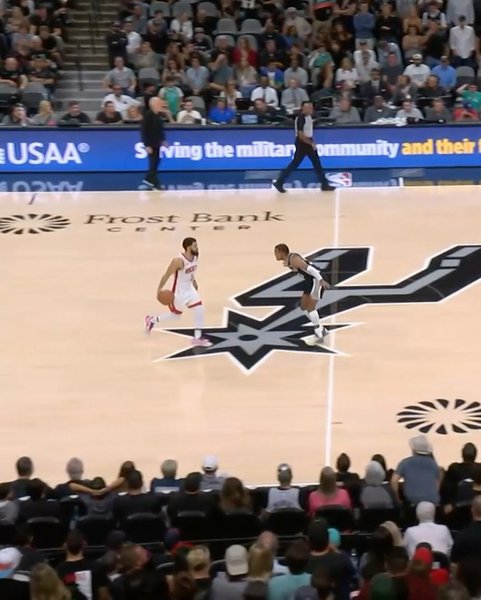 Thumbnail of p-c0m7osspj9b-605a0ebb25c34035 1