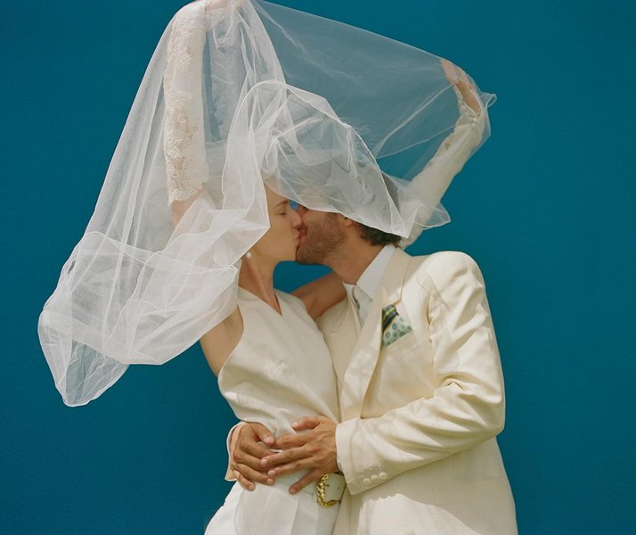 Thumbnail of c-gtypgynau-606f4e4873404dc6 0