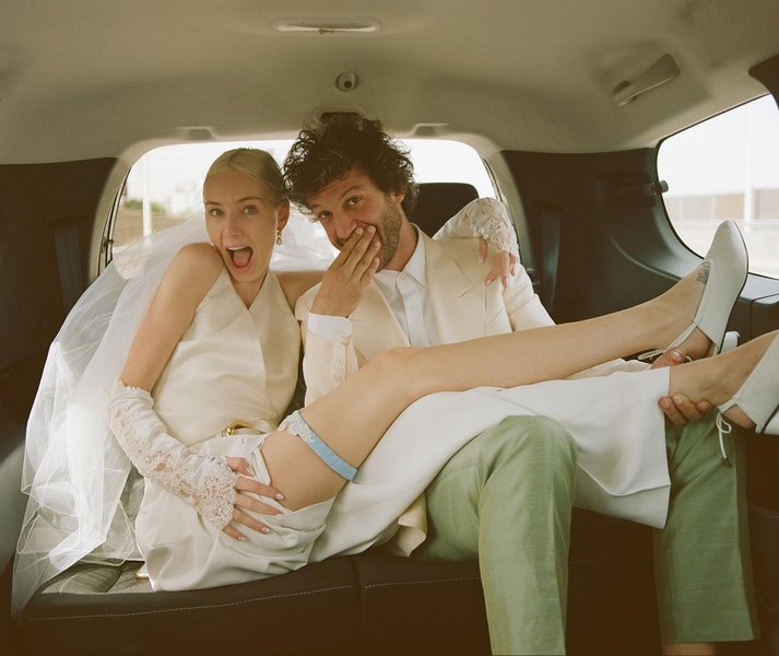 Thumbnail of c-gtypgynau-606f4e4873404dc6 8