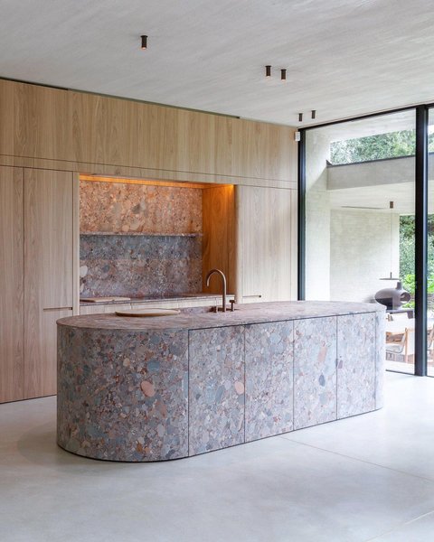 Thumbnail of p-c0b5qisnrxw-63c08dc19665479e 0