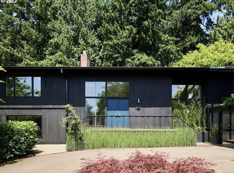 Thumbnail of cfuiaelvx-x-64bbc82ae3b940b3 0